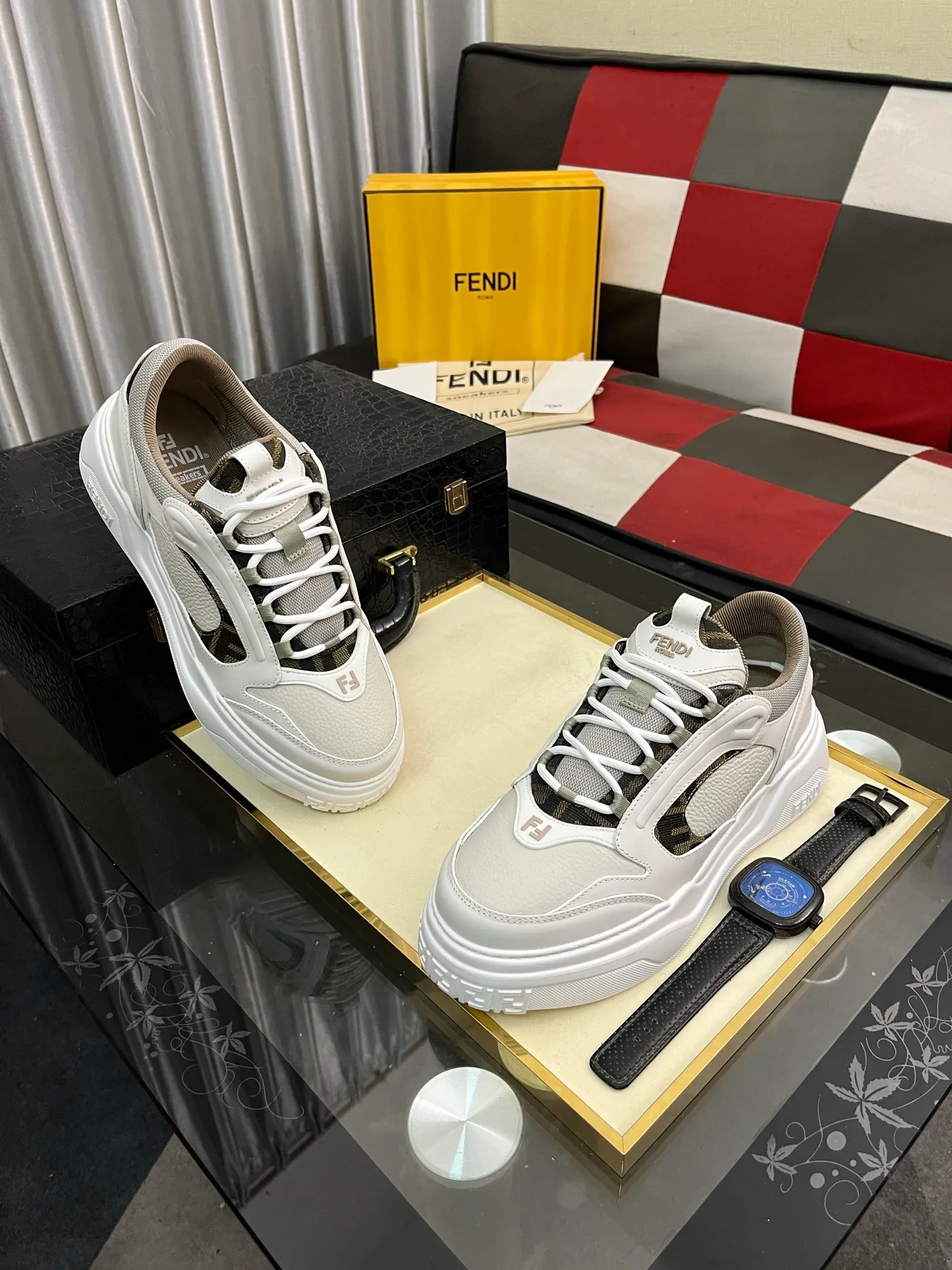 Men's Men's Shoes 💰680⌚️⌚️(Higher version) [Fendi] Fendi's latest casual shoes for men! Available at counters simultaneously! A one-to-one replica of the original. Made entirely of imported top-grain calfskin, the interior is made of top-grain water-dyed cowhide, and the original factory-supplied rubber outsole. Leading new fashion concepts. Matching code: 38-44. 45 can be customized and non-returnable!